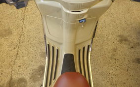 VESPA PRIMAVERA 125