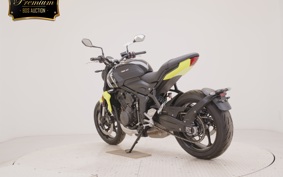 TRIUMPH TRIDENT 660 2025