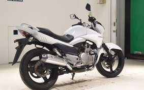 SUZUKI GSR250