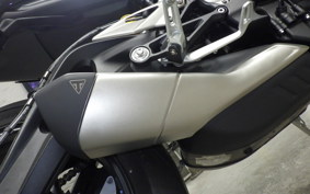 TRIUMPH STREET TRIPLE RS 2025