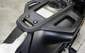 HUSQVARNA SVARTPILEN 125 2004