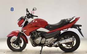 SUZUKI GSR250
