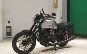 MOTO GUZZI V7 STONE 3