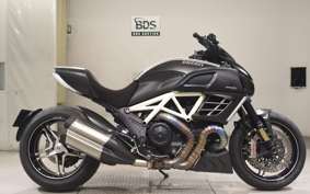 DUCATI DIAVEL AMG 2012