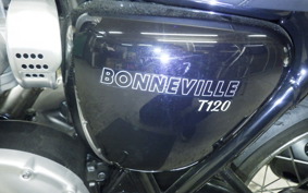 TRIUMPH BONNEVILLE T120 2025