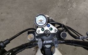 SUZUKI GLASS TRACKER BIG BOY NJ47A