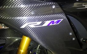 YAMAHA YZF-R1 M 2021