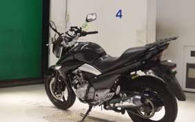 SUZUKI GSR250 2023