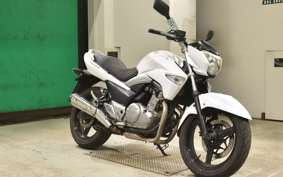 SUZUKI GSR250
