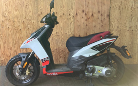 APRILIA SR MOTARD125