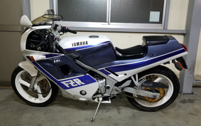 YAMAHA FZR250 2KR