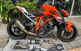 KTM 1290SUPER DUKE 2015 V3940