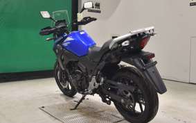 SUZUKI Vｽﾄﾛｰﾑ250A 2022
