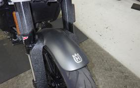 HUSQVARNA SVARTPILEN 250 2010
