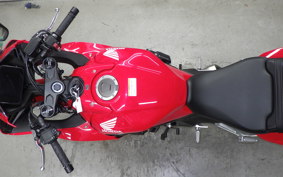 HONDA CBR650R E-Clutch 2025 RH17