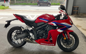 HONDA CBR650R E-Clutch 2025 RH17