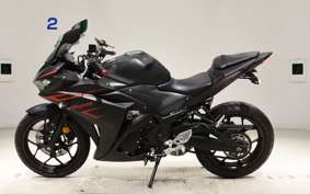 YAMAHA YZF-R25