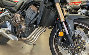 HONDA CB650R E-Clutch 2025 RH17