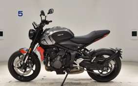 TRIUMPH TRIDENT 660 2023