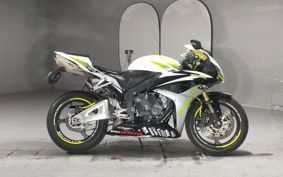 HONDA CBR600RR 2013 PC40