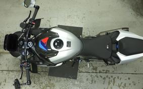 BMW M1000R 2026