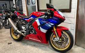 HONDA CBR1000RR-R FB SP 2023 SC82