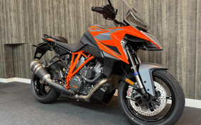 KTM 1290 SUPER DUKE GT V6940