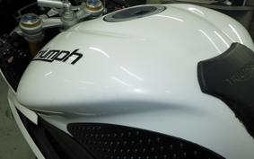 TRIUMPH DAYTONA 675 R 2014