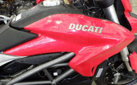 DUCATI HYPERSTRADA 820 2014
