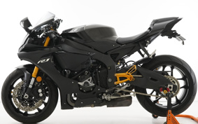 YAMAHA YZF-R1 2018 RN49