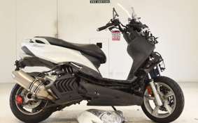 YAMAHA S-MAX 2022