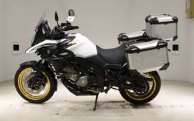 SUZUKI Vｽﾄﾛｰﾑ650XTA 2022 C733M