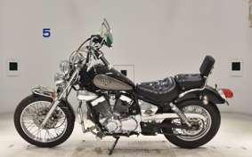 YAMAHA VIRAGO 250 3DM