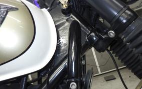TRIUMPH BONNEVILLE T100 2014