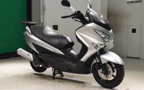 SUZUKI SKYWAVE 200 (Burgman 200)