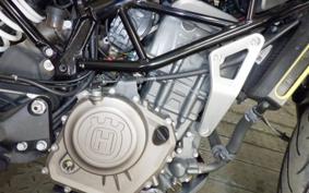 HUSQVARNA SVARTPILEN 401 2018