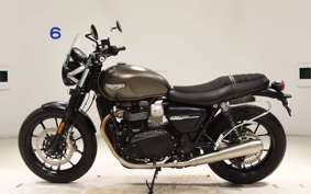 TRIUMPH STREET TWIN
