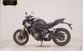 HONDA CB650R E-Clutch 2026 RH17
