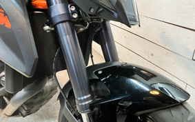 KTM 1290 SUPER DUKE R 2015 V3940