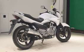 SUZUKI GSR250 2014