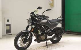 HUSQVARNA SVARTPILEN 125 2023