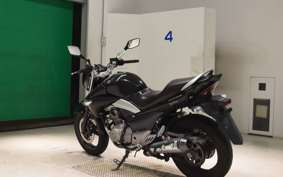 SUZUKI GSR250 2019