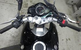 SUZUKI GSR250 2004