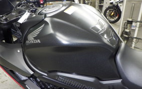 HONDA CBR650R E-Clutch 2025 RH17