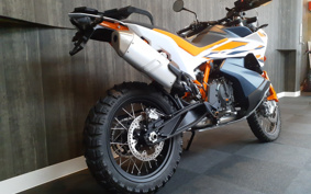 KTM 890 ADVENTURE	 R TR640
