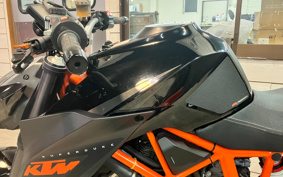 KTM 1290 SUPER DUKE R 2015 V3940
