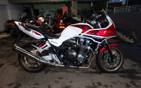 HONDA CB1300 SUPER  BOL DOR ABS 2018 SC54