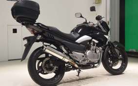 SUZUKI GSR250 2023