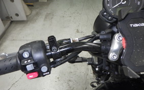 TRIUMPH STREET TWIN 2023