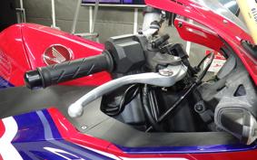 HONDA CBR600RR 2025 PC40